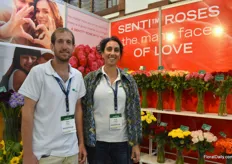 Neta Manor (cut flower product manager) and Anat Moshes (cut flower sales) from Danzinger standing in front of their new series of roses. Danzinger mainly focussed on the promotion of their roses during this show.